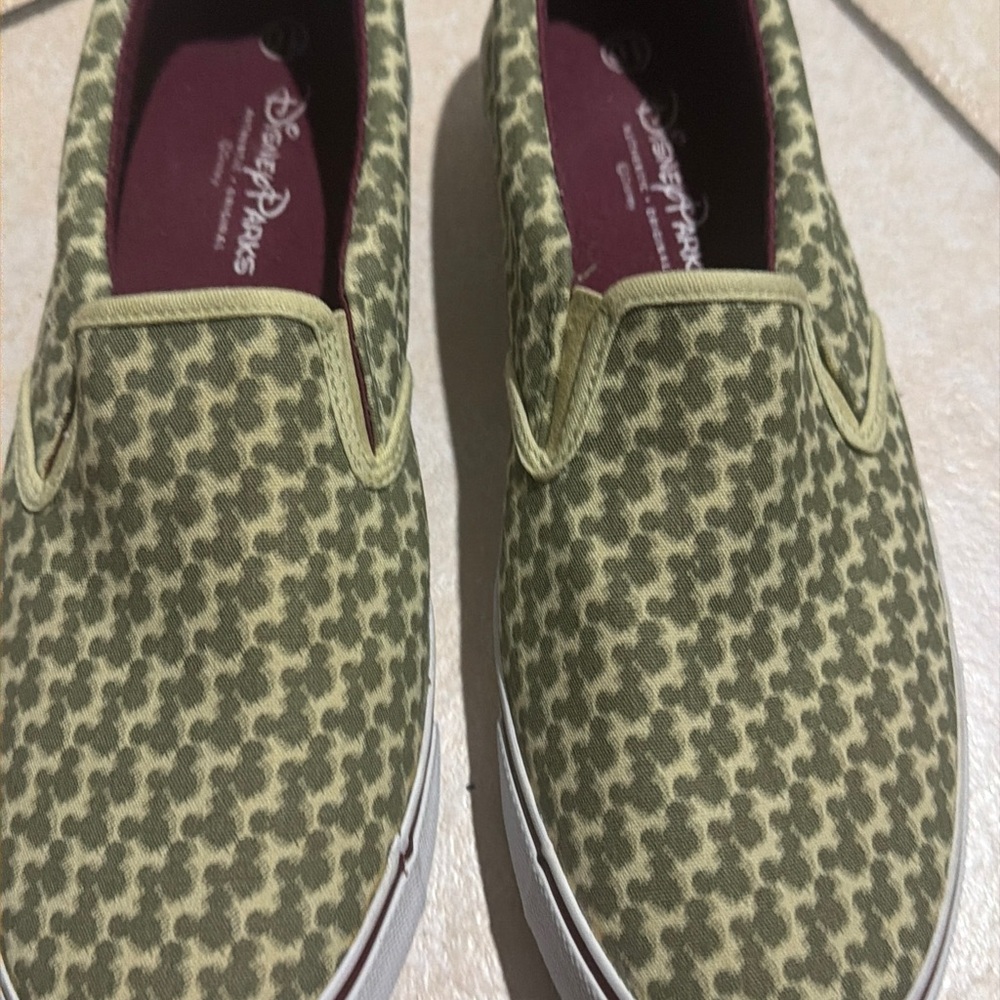Disney Parks Olive Green Canvas Slip On Shoes Mickey Mouse Print Mens 10 - Picture 4 of 10